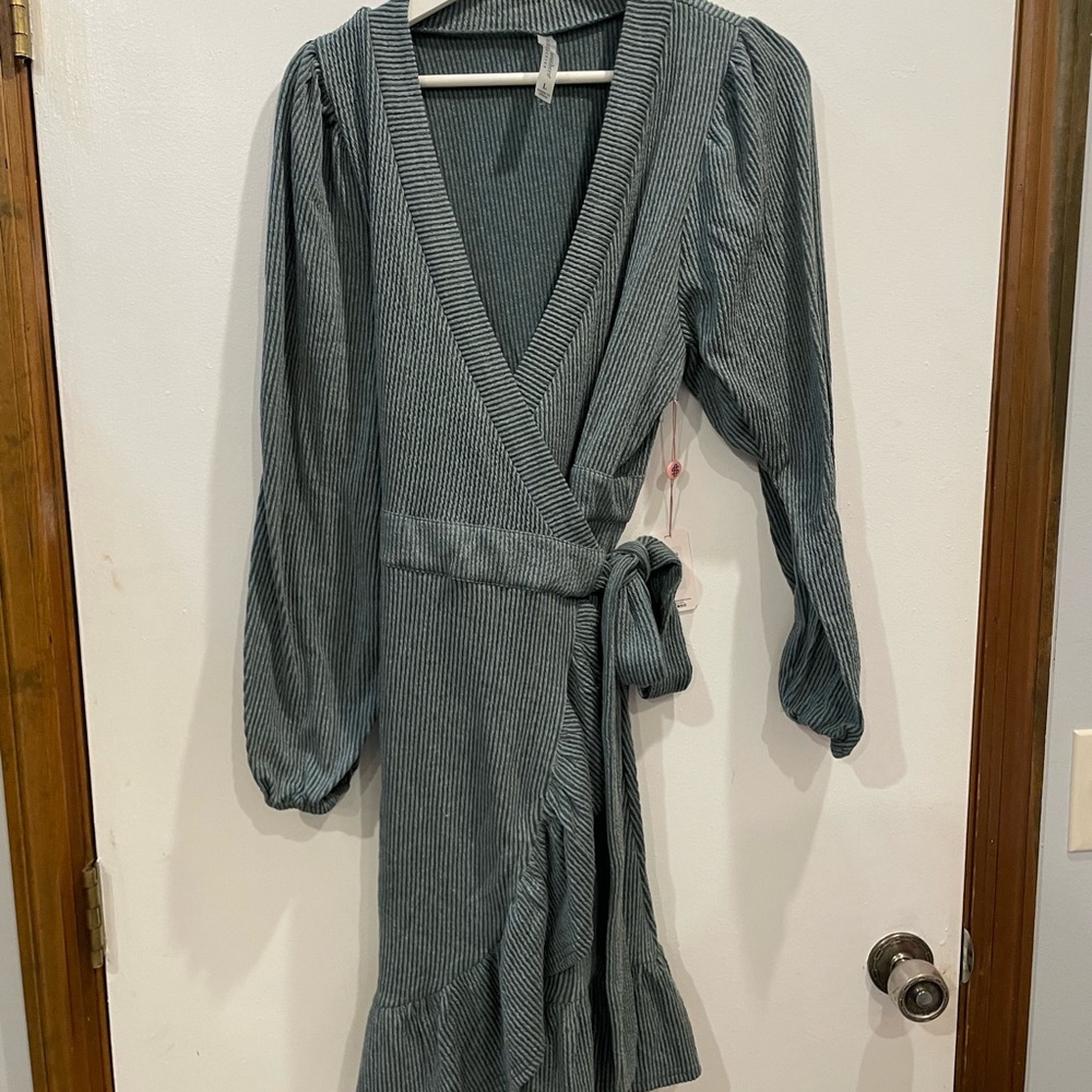 SimGreen Ribbed Wrap Dress - Picture 6 of 7